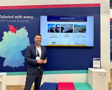 Foto des RPA-Geschäftsführers an einem Messestand